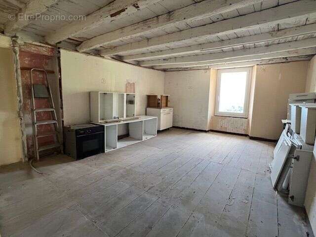 Maison à SAINT-ETIENNE-DE-CROSSEY