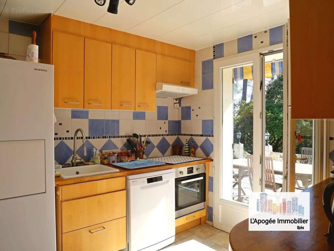 Maison à SAINT-JUST-ET-VACQUIERES