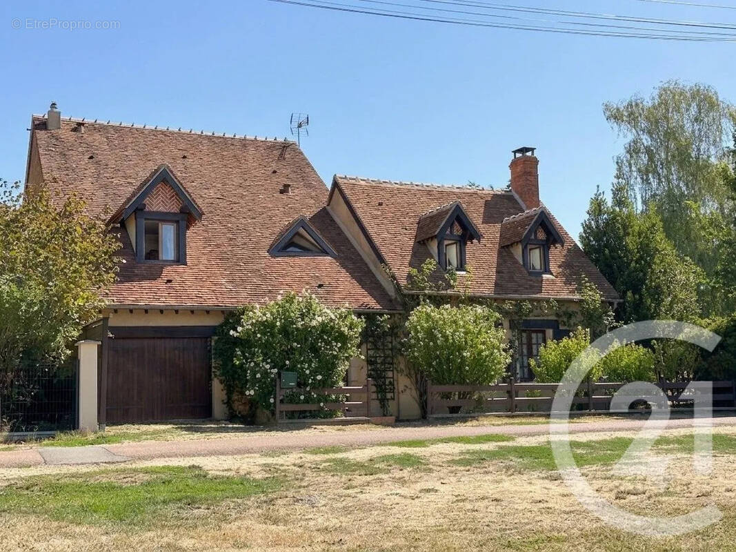 Maison à DAMPIERRE-SOUS-BOUHY