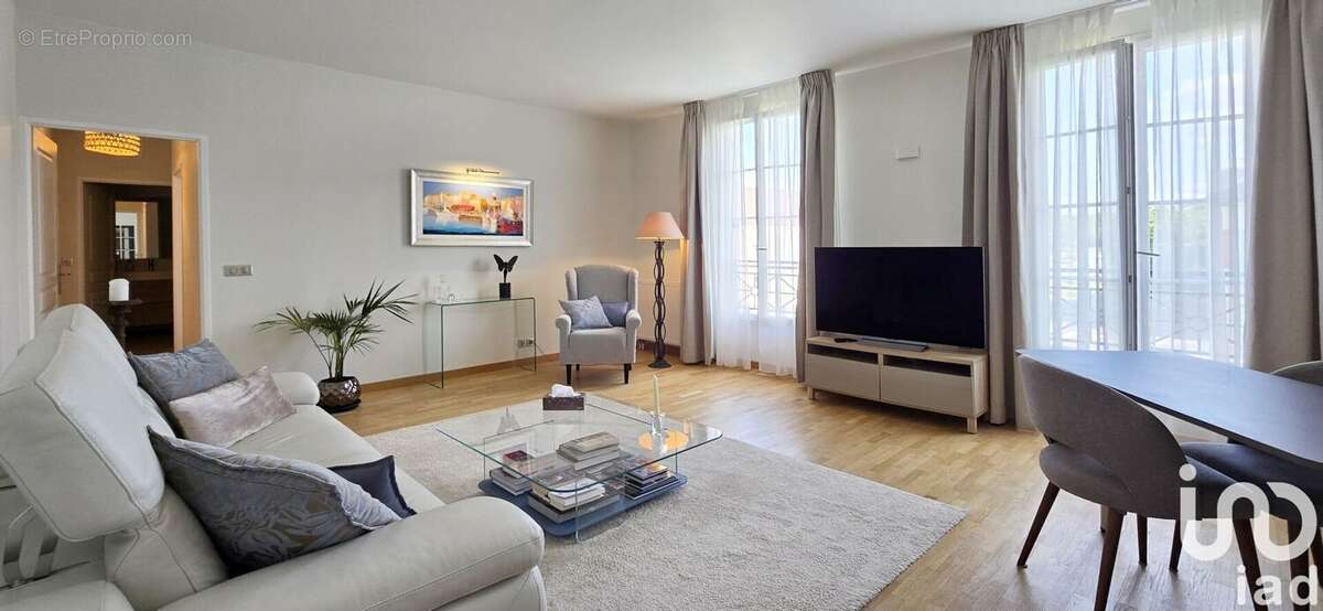 Photo 3 - Appartement à BAILLY-ROMAINVILLIERS