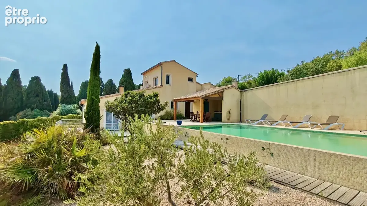 Villa de caractère avec piscine à débordement, vue dégagée et appartement indépendant - photo 20