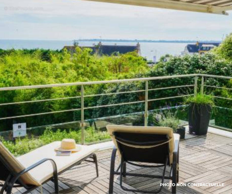 Appartement à VILLENEUVE-LOUBET