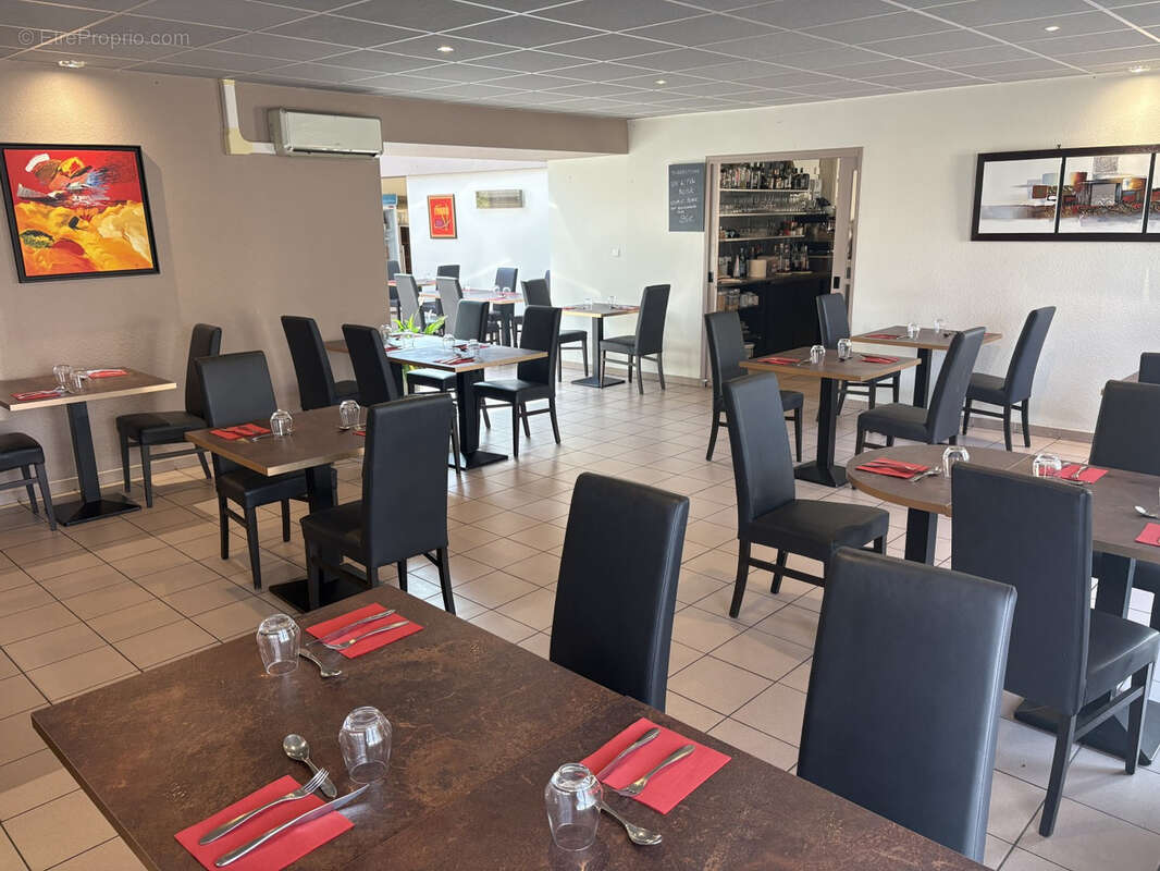 Region pompadour restaurant murs et fonds - photo 12