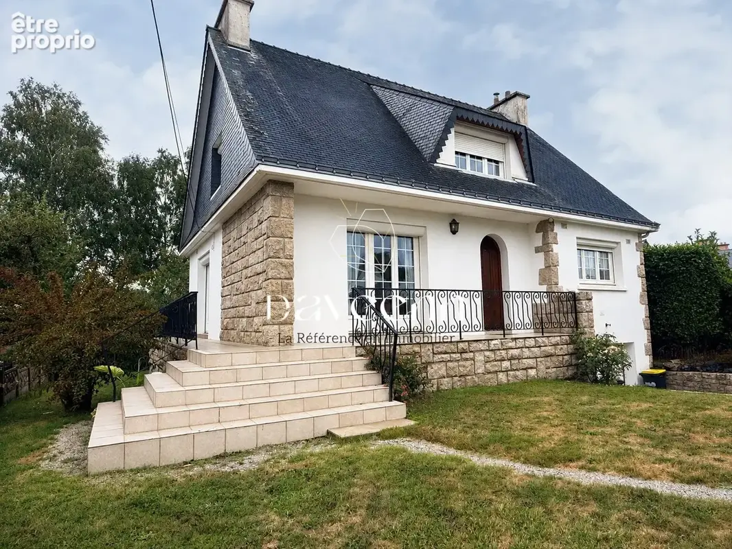 Maison 5 pièces 120 m² · à Locqueltas · 120 m² · 273 000 €