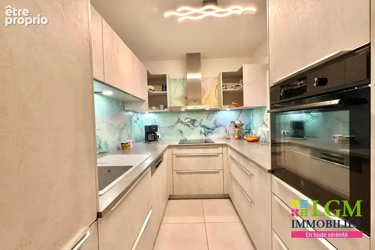 NÎMES - Appartement avec garage Quai de la Fontaine - photo 4
