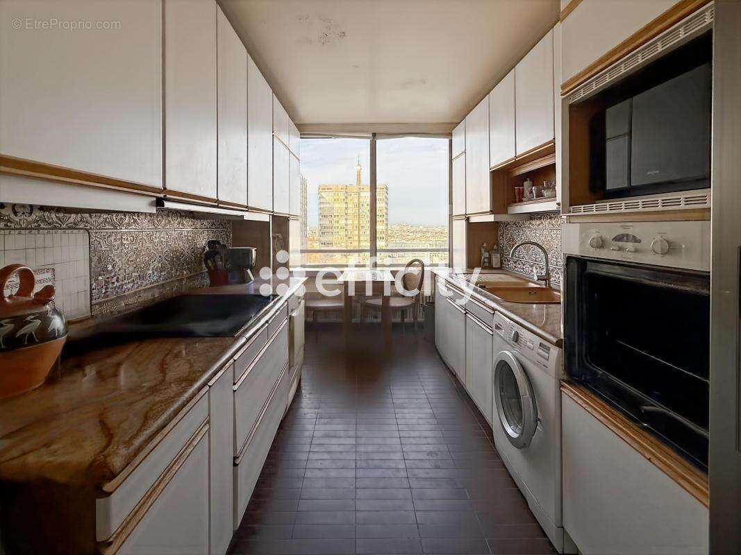 Appartement à PARIS-15E