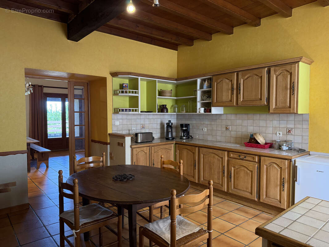 Larroque sur l’osse - maison de village en pierre avec terrasse, jardin et dependance - photo 3