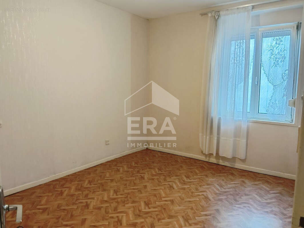 Appartement à LEPANGES-SUR-VOLOGNE