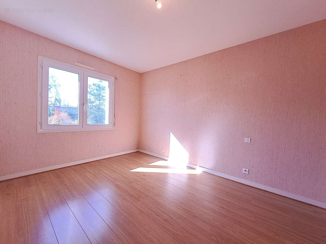 Centre Saint-Pierre-la-Noue - Villa 4 chambres + bureau sur 1 206m2 de terrain - photo 14