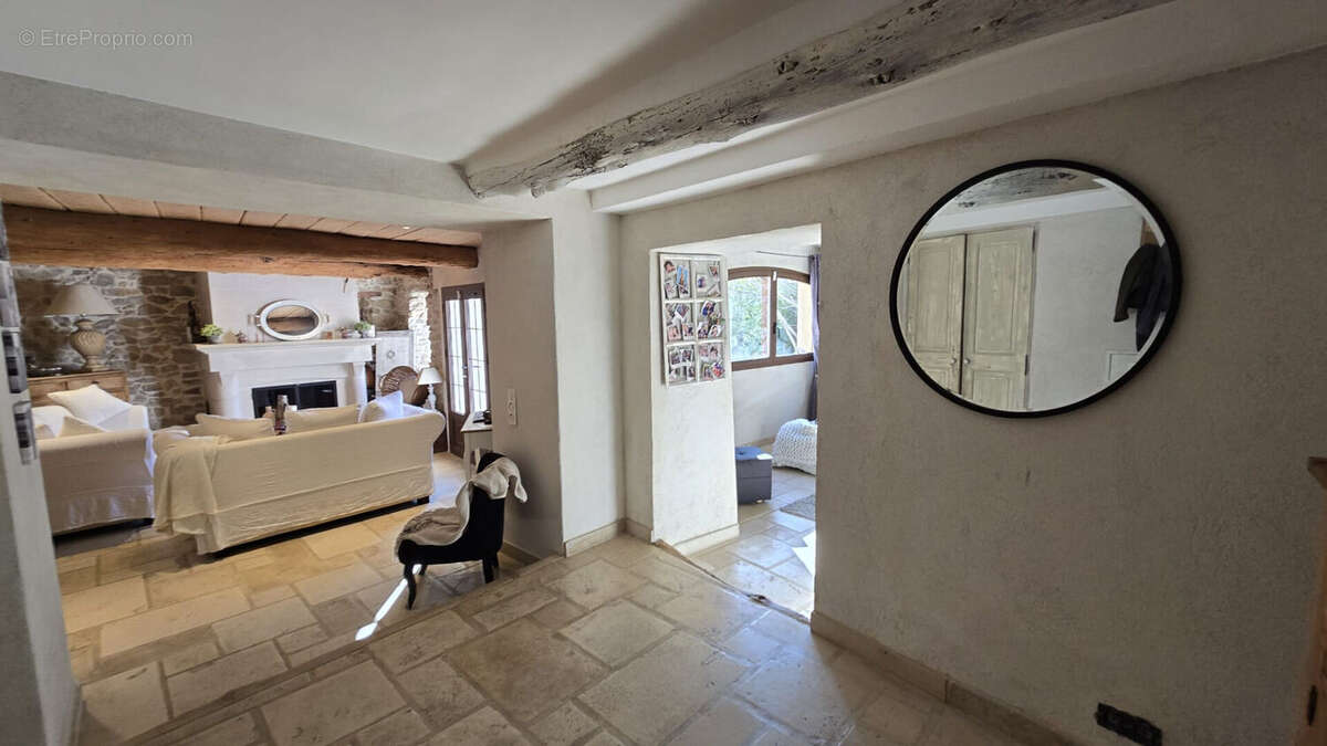 Maison à LE CASTELLET