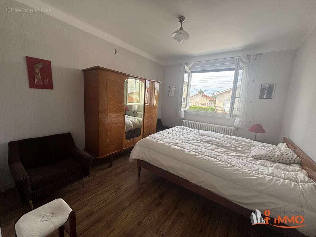 Maison 110 m² à Savigneux  - photo 8