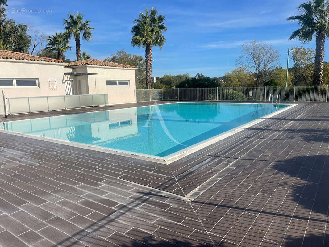 Appartement à LE CANNET