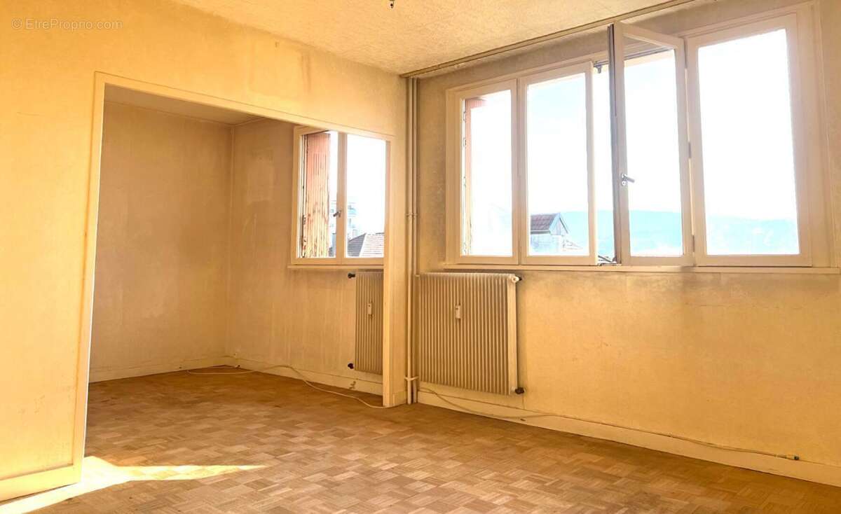 Appartement T3 Lumineux avec cave et garage - photo 6