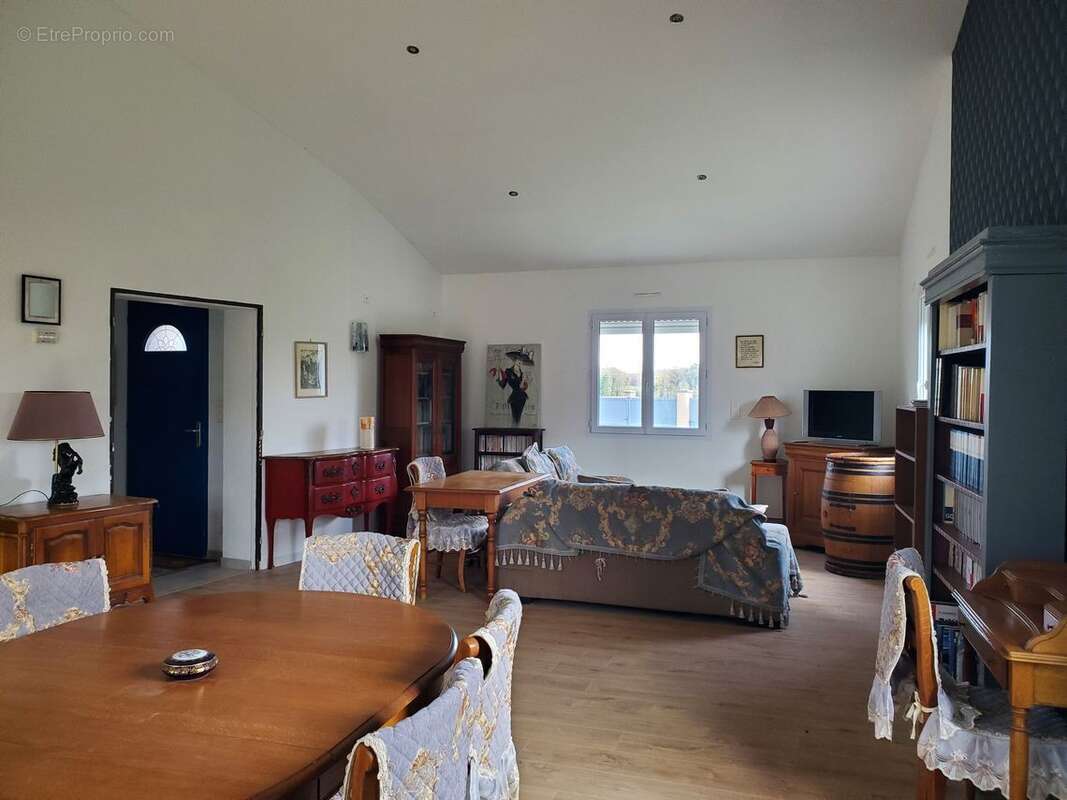 Maison à CHAMPNIERS