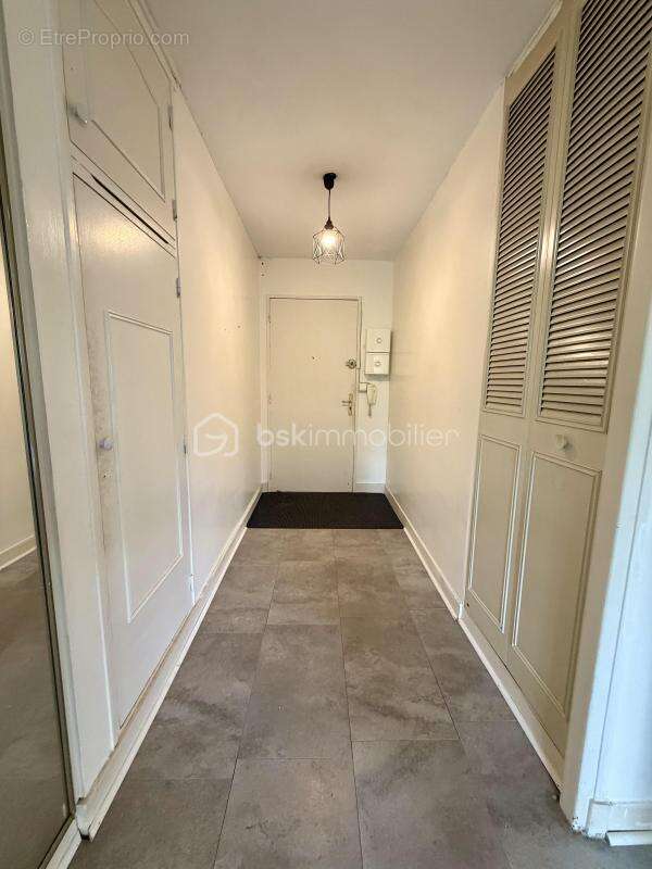 Appartement f3 71m2 avec balcon + cave + parking - photo 15