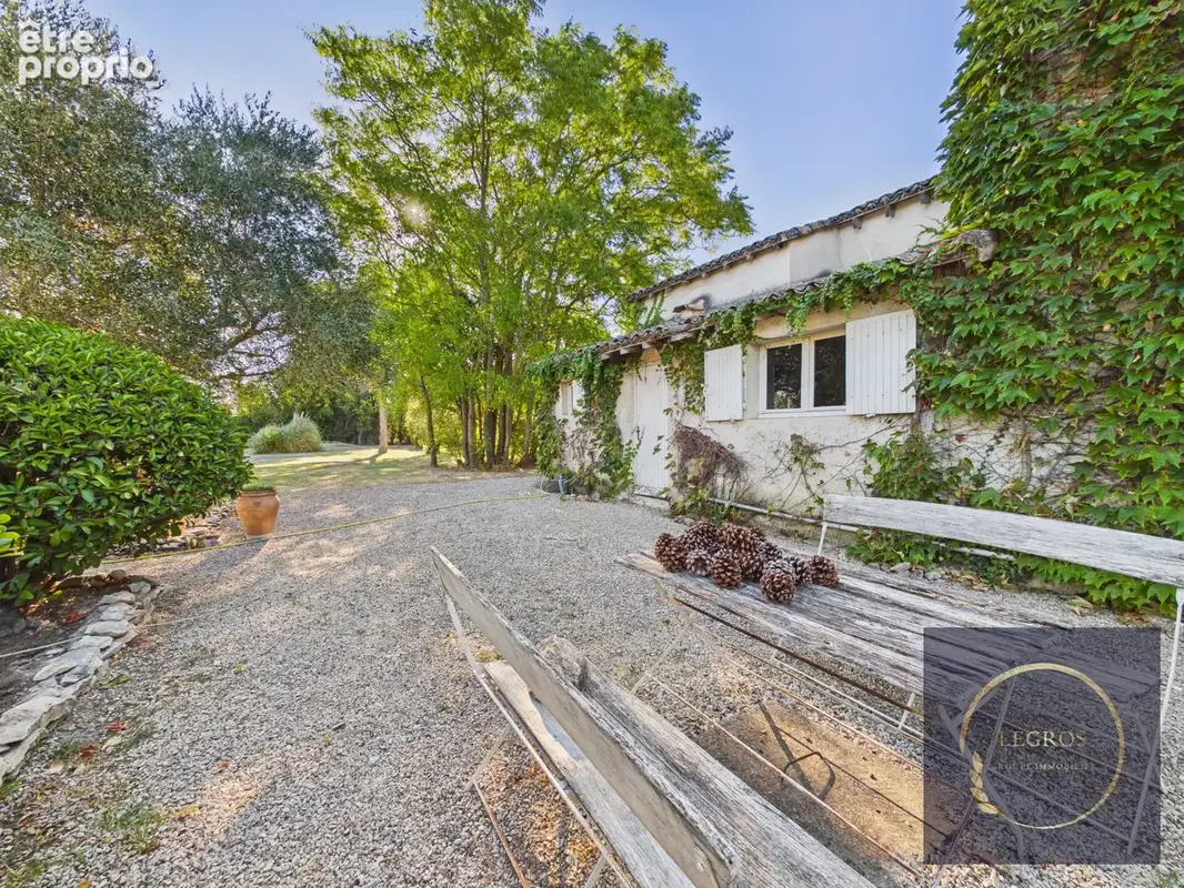 Partie de Mas de 100 m2 sur une parcelle de 940 m2. - photo 6