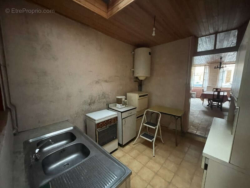 Maison à LA BAZOCHE-GOUET