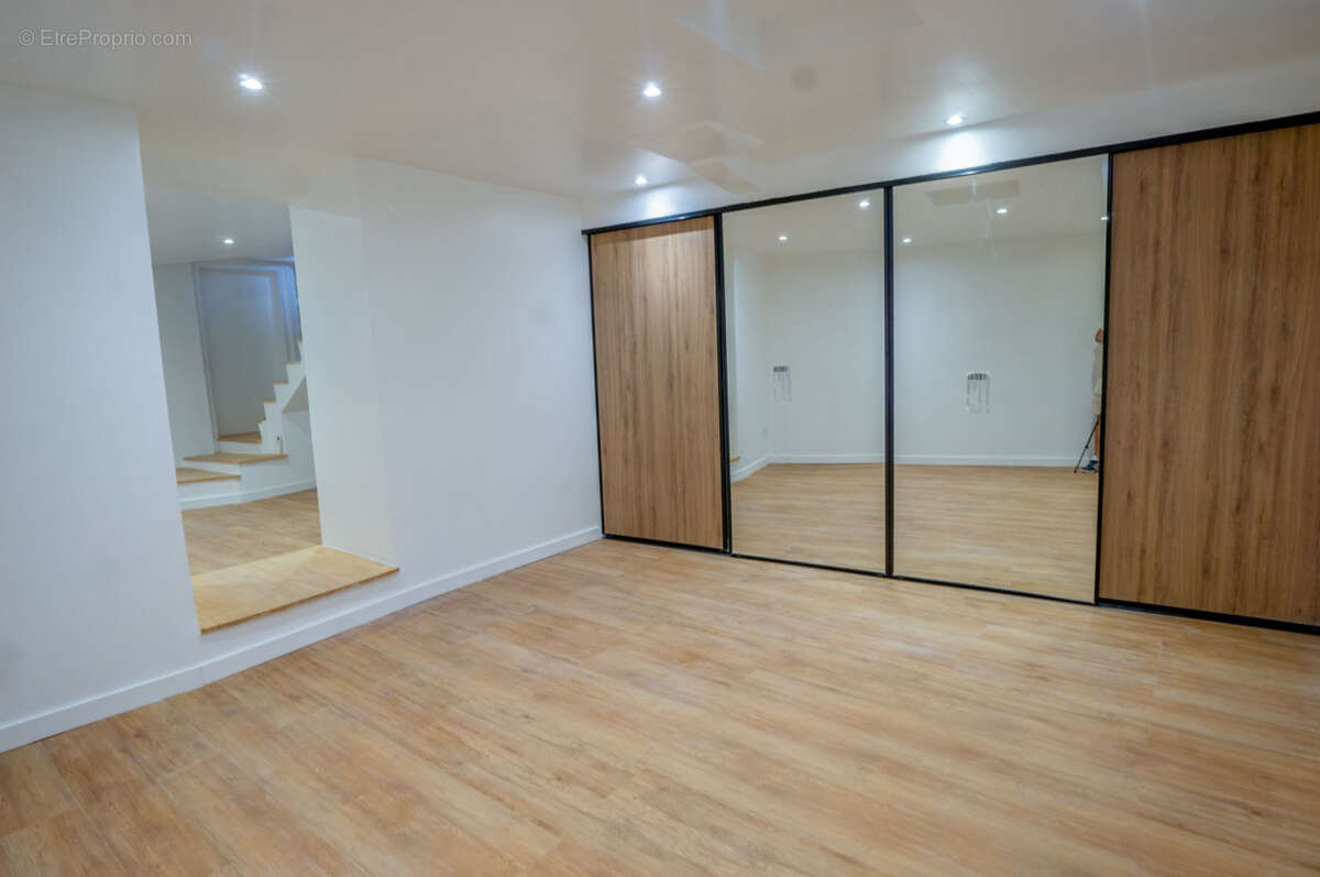 Appartement à FRESNES