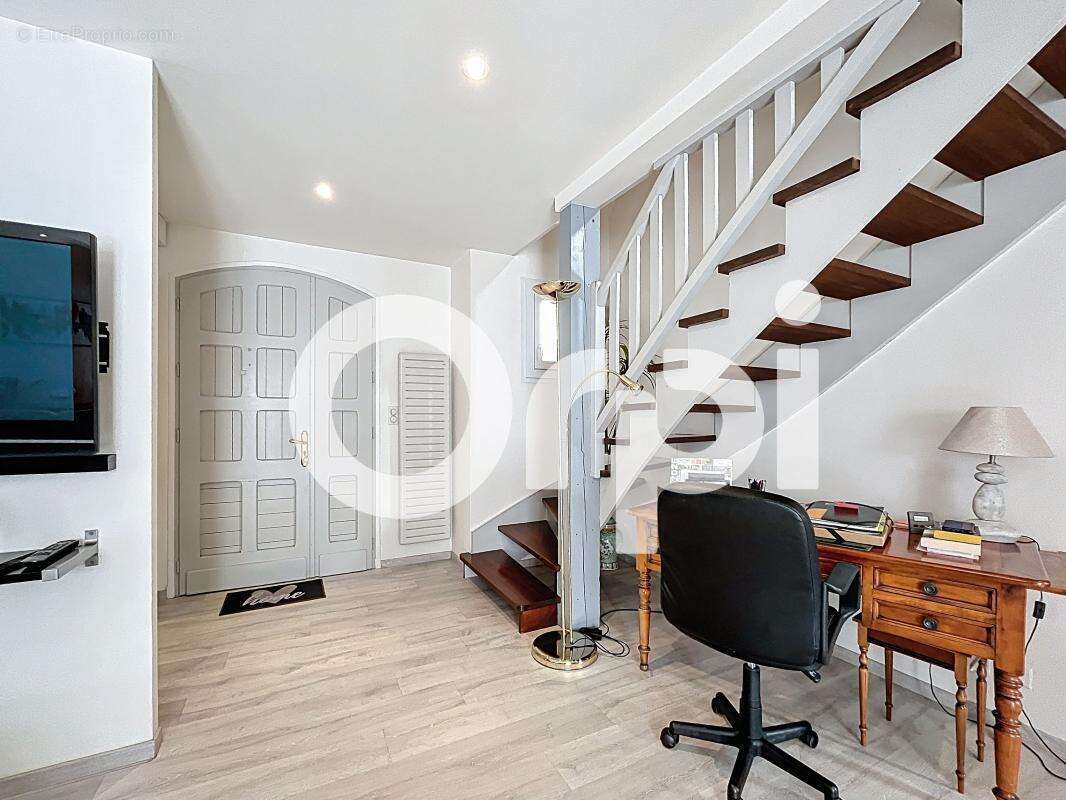 Maison à VARETZ