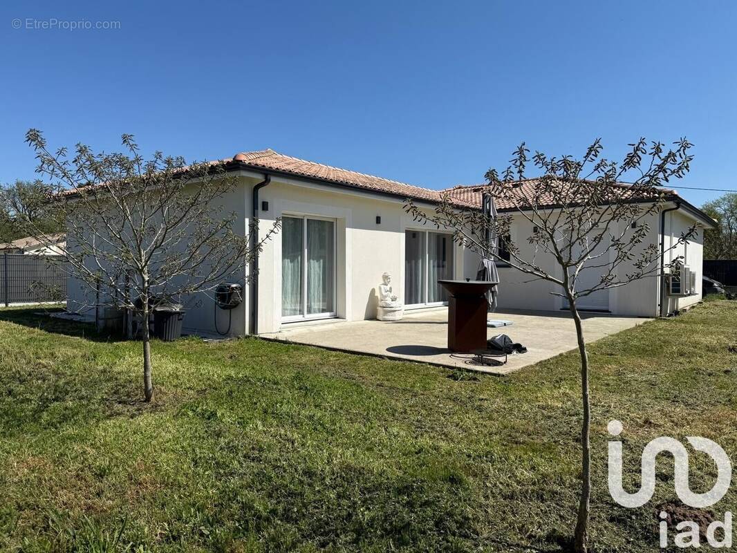 Photo 1 - Maison à SAINT-MAGNE-DE-CASTILLON