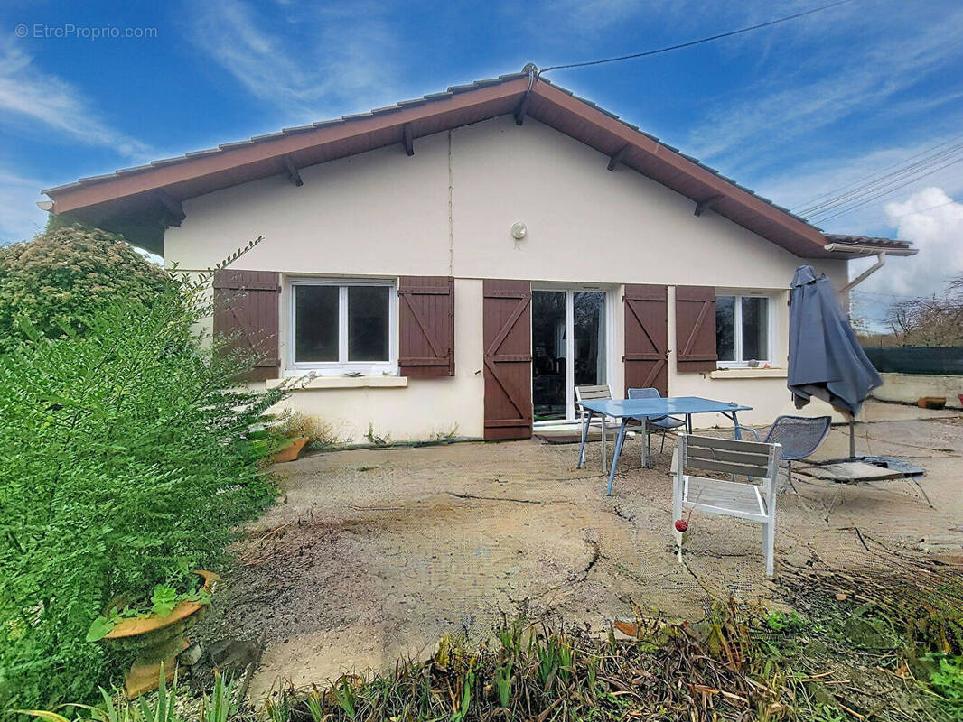 Maison à PAREMPUYRE