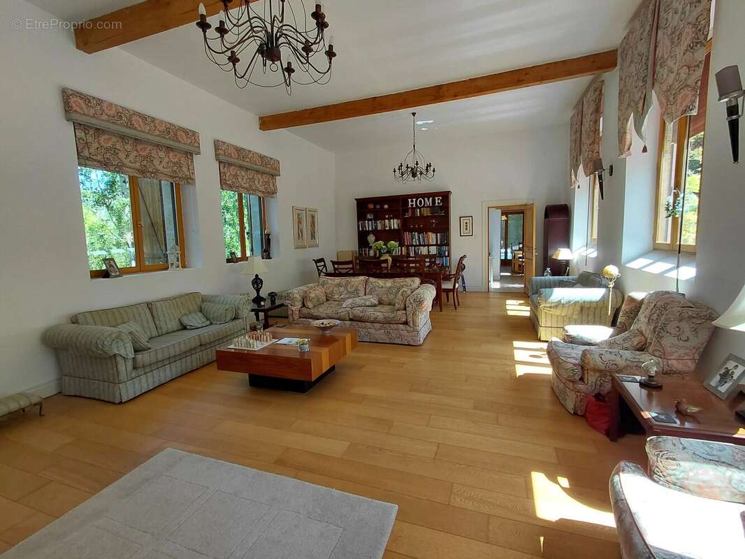 Charmante maison avec piscine à Puycelsi - photo 5
