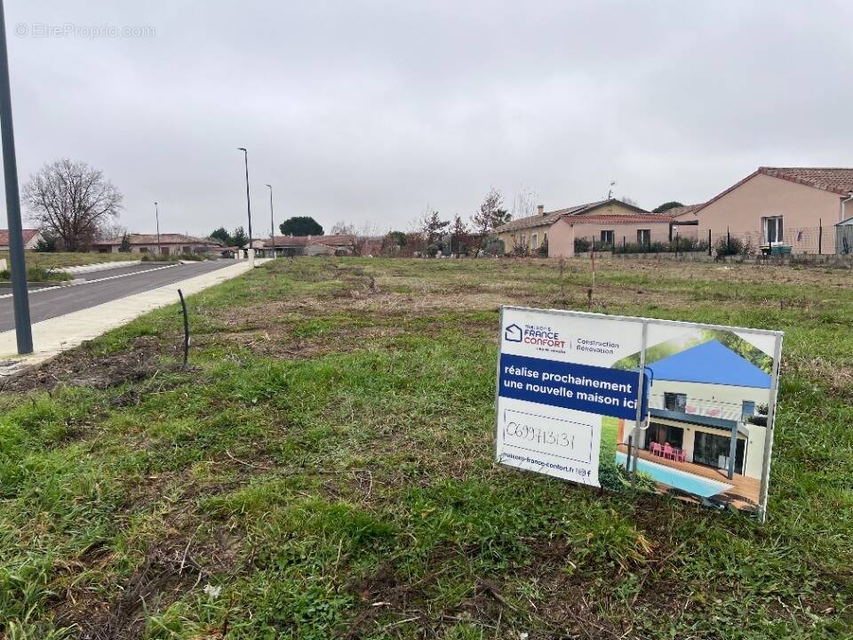 Terrain à MONTBERON