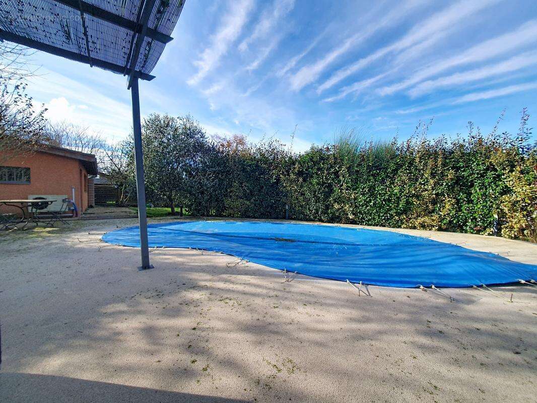 Maison à SAINT-PIERRE-DE-CHANDIEU