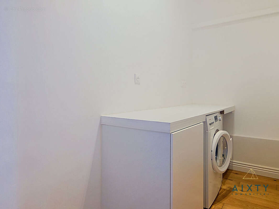 Appartement à MARSEILLE-1E