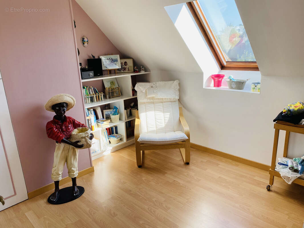 Maison à LA QUEUE-LES-YVELINES