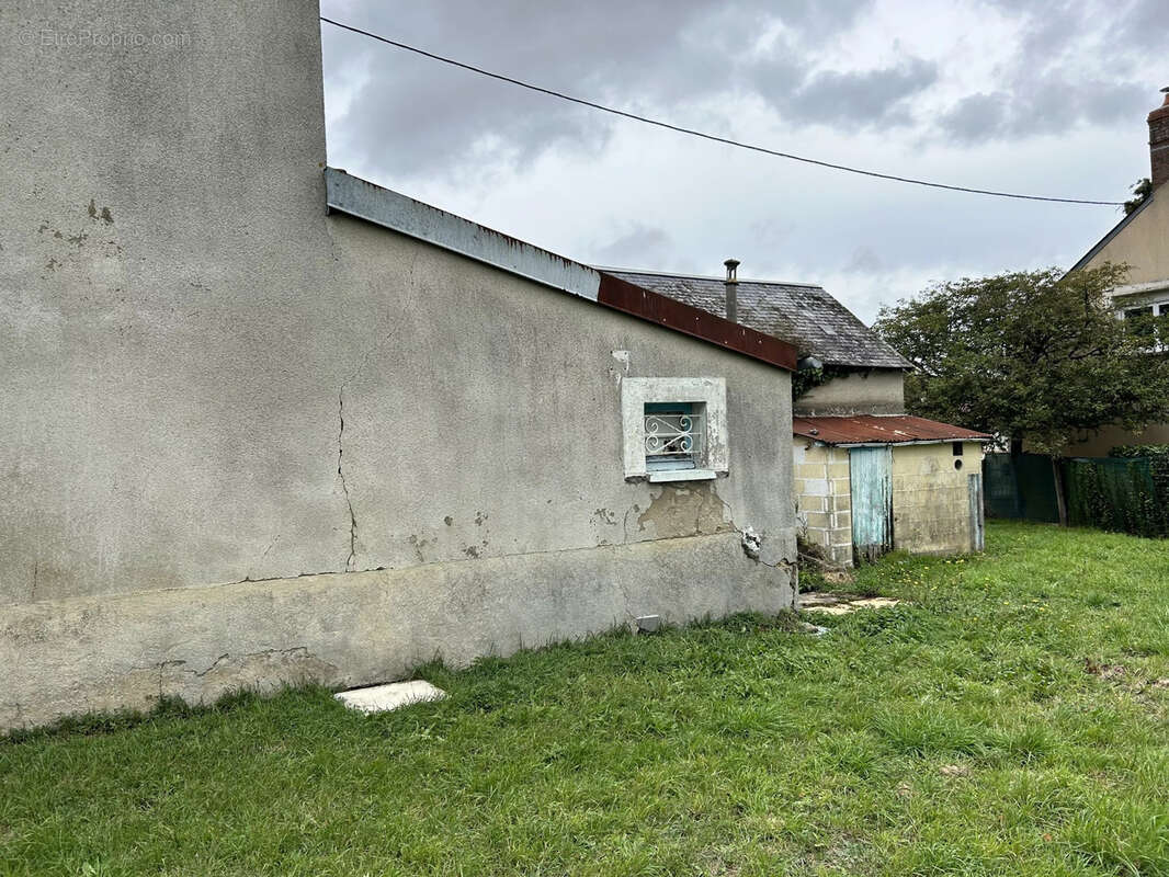 Maison à NURET-LE-FERRON