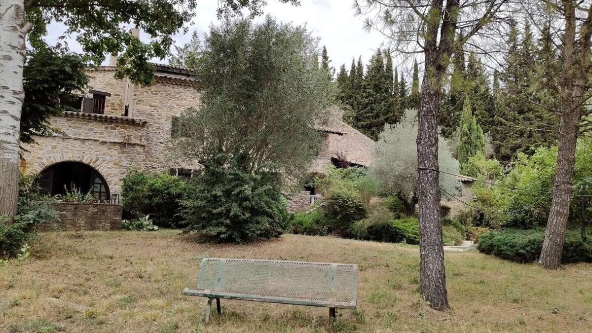 Maison à VEYRAS