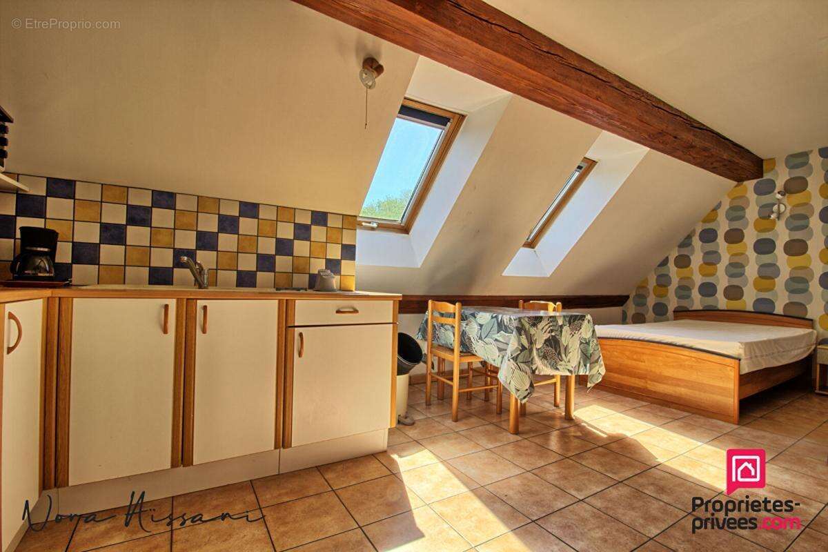 Maison à MONTMOROT