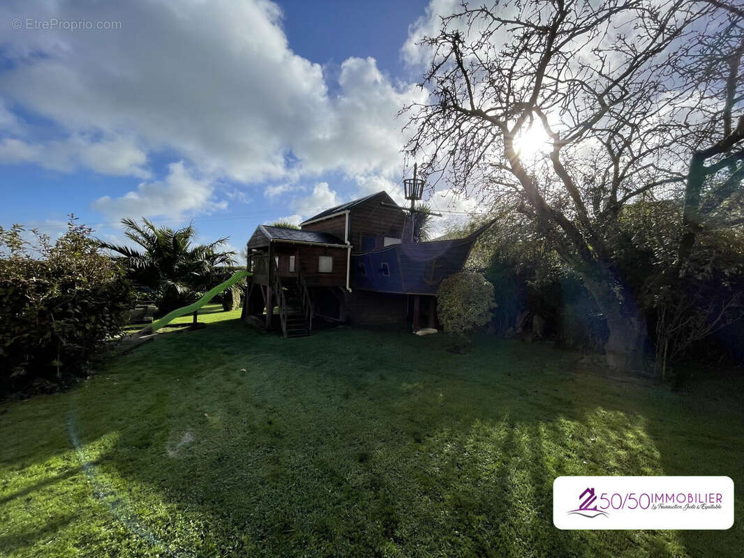 Maison à PLOUZEVEDE