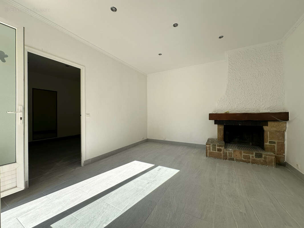 REIMS - Immeuble 4 appartements secteur CERNAY / GEORGES BOUSSINESQ - photo 2