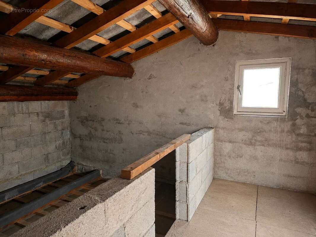 Maison à PEYROULES