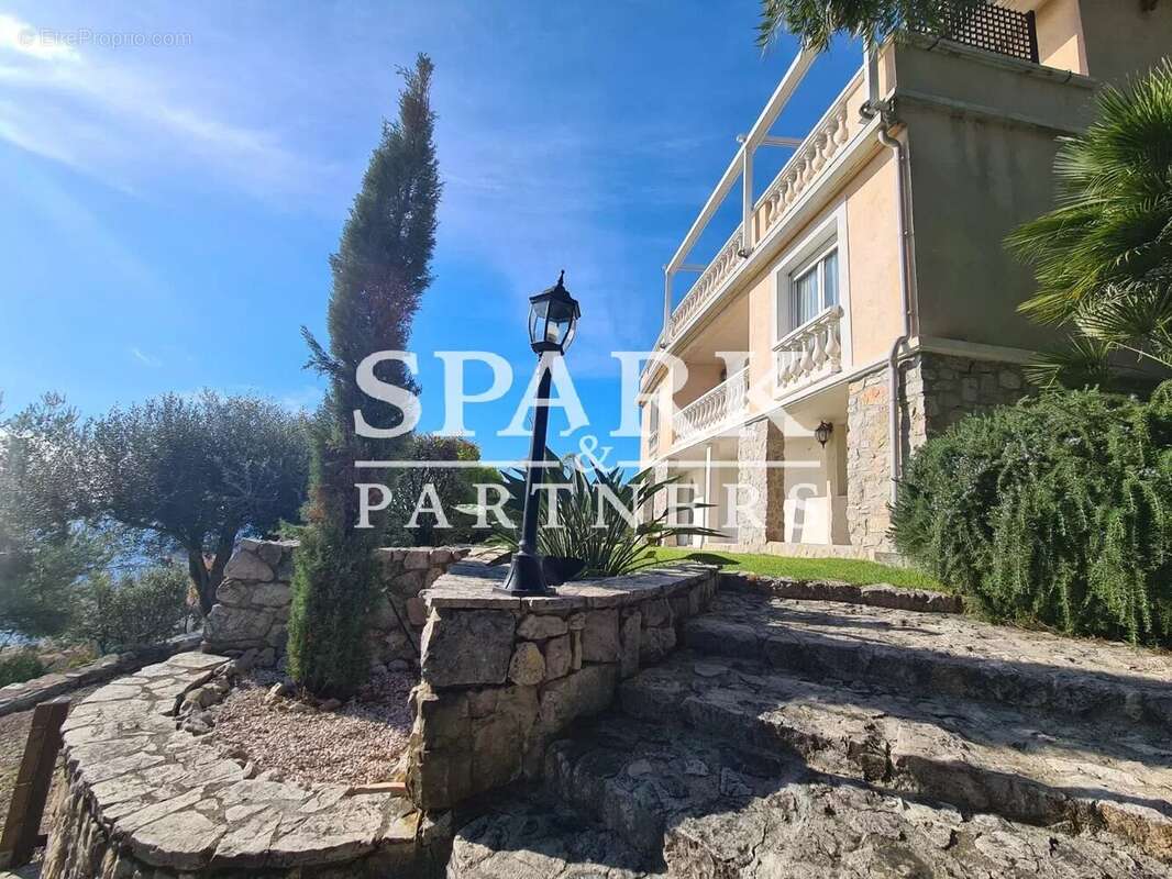 Maison à ROQUEBRUNE-CAP-MARTIN