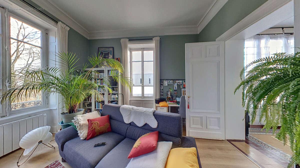 Appartement à SAINT-CLAIR-DE-LA-TOUR
