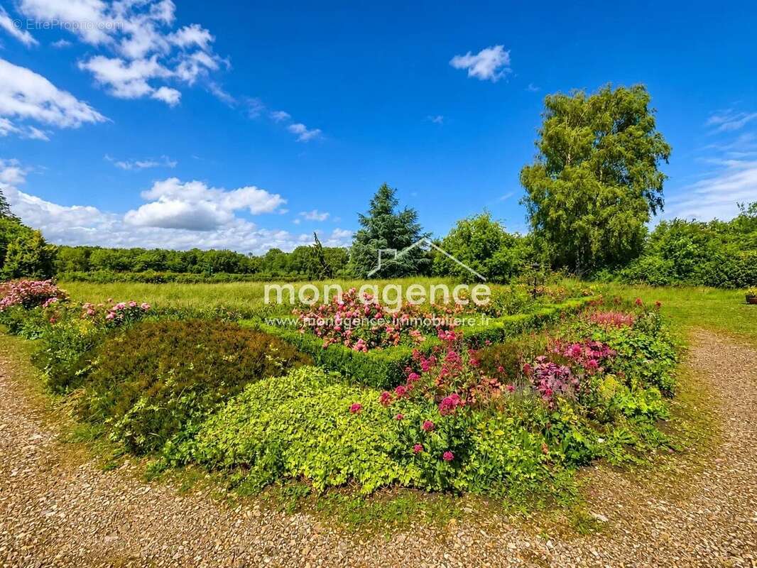 Authentique maison normande du XVIIᵉ siècle au cœur d'un village d'exception - photo 3