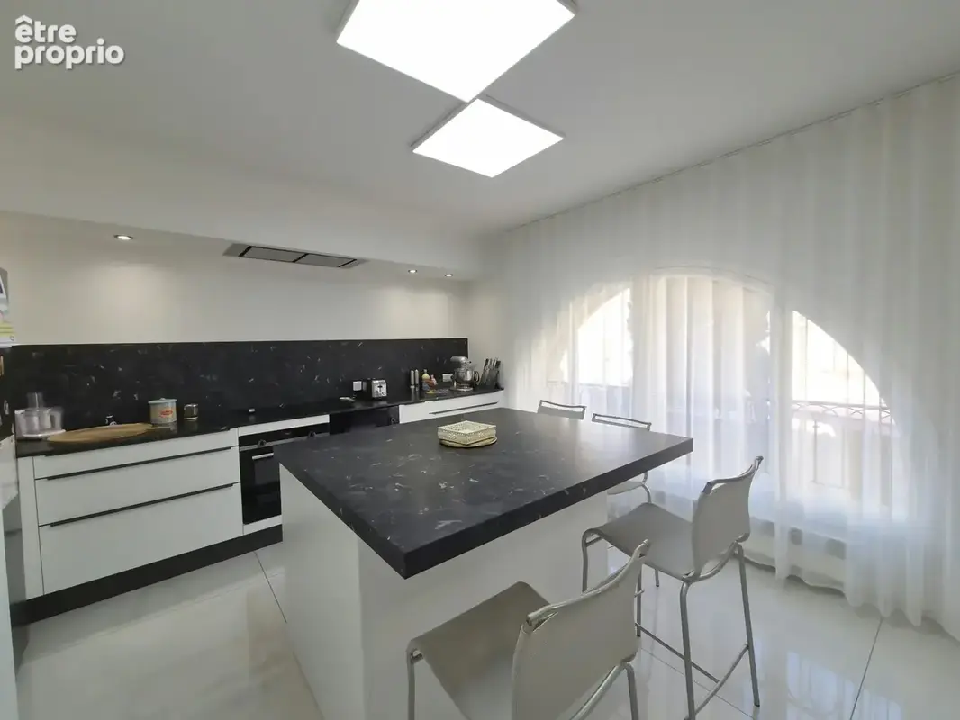 Appartement 5 pièces 168 m² à vendre à Avignon (84000) - photo 4