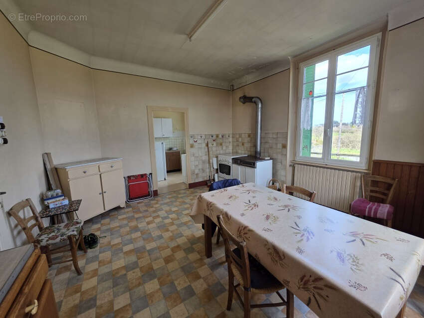 Maison à SAINT-GERVAIS-D'AUVERGNE