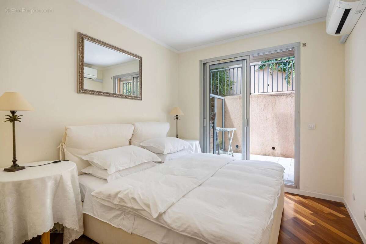 Appartement à ROQUEBRUNE-CAP-MARTIN