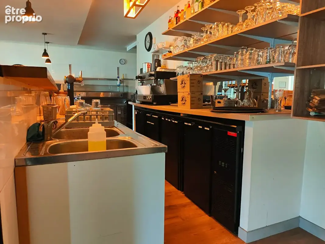 Local commercial Dissay 355 m2 - photo 6