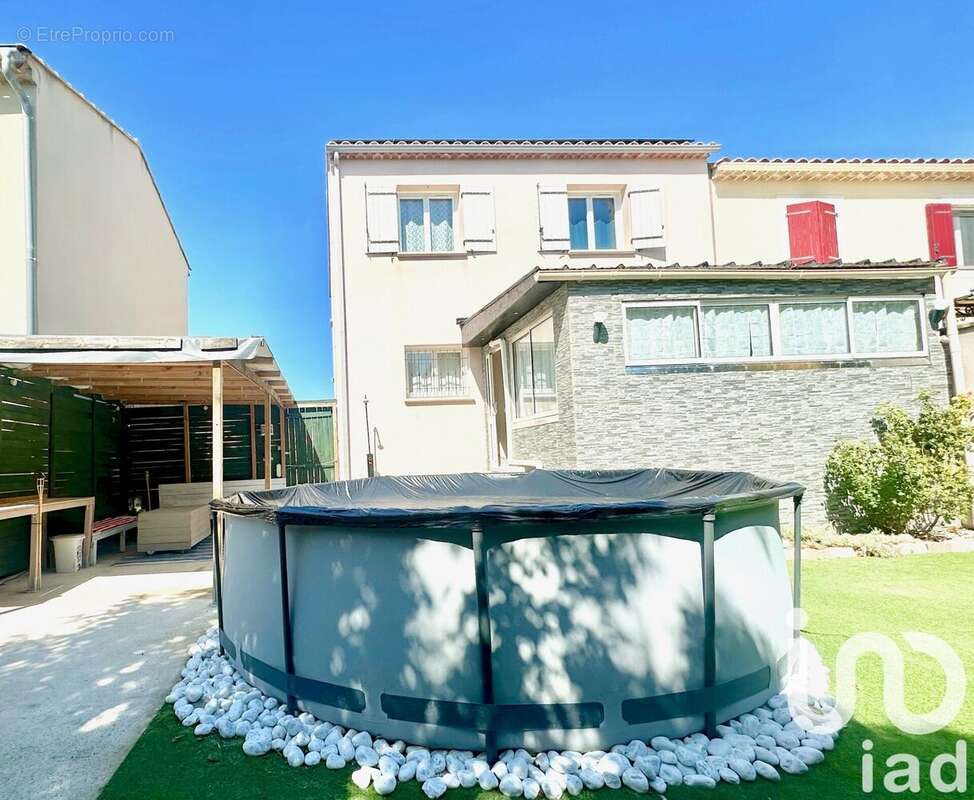 Photo 2 - Maison à JONQUIERES