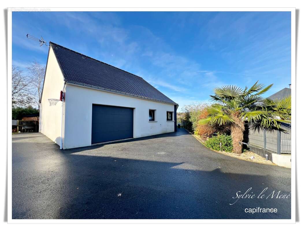 À vendre au Sourn, à proximité immédiate de Pontivy : découvrez cette spacieuse maison familiale de plus de 200 m² habitables - photo 28