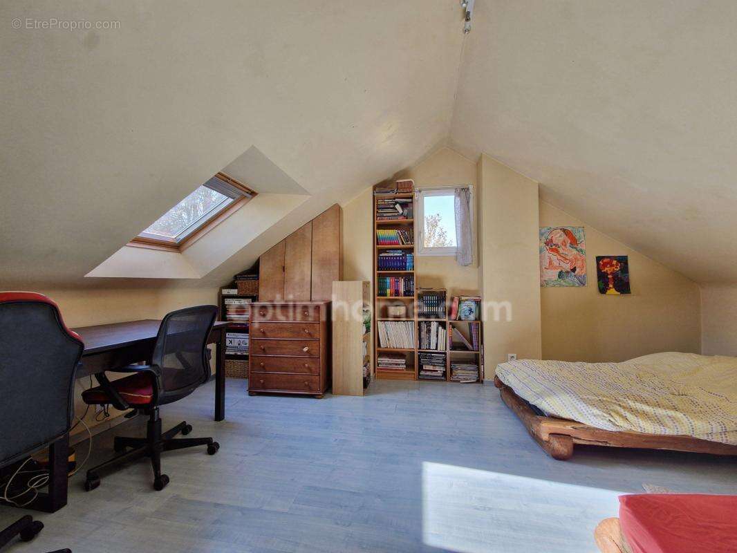 Maison à vendre - 3 pièces sur magnifique terrain arboré de 8900 m² - Esves le Moutier (37) - photo 8
