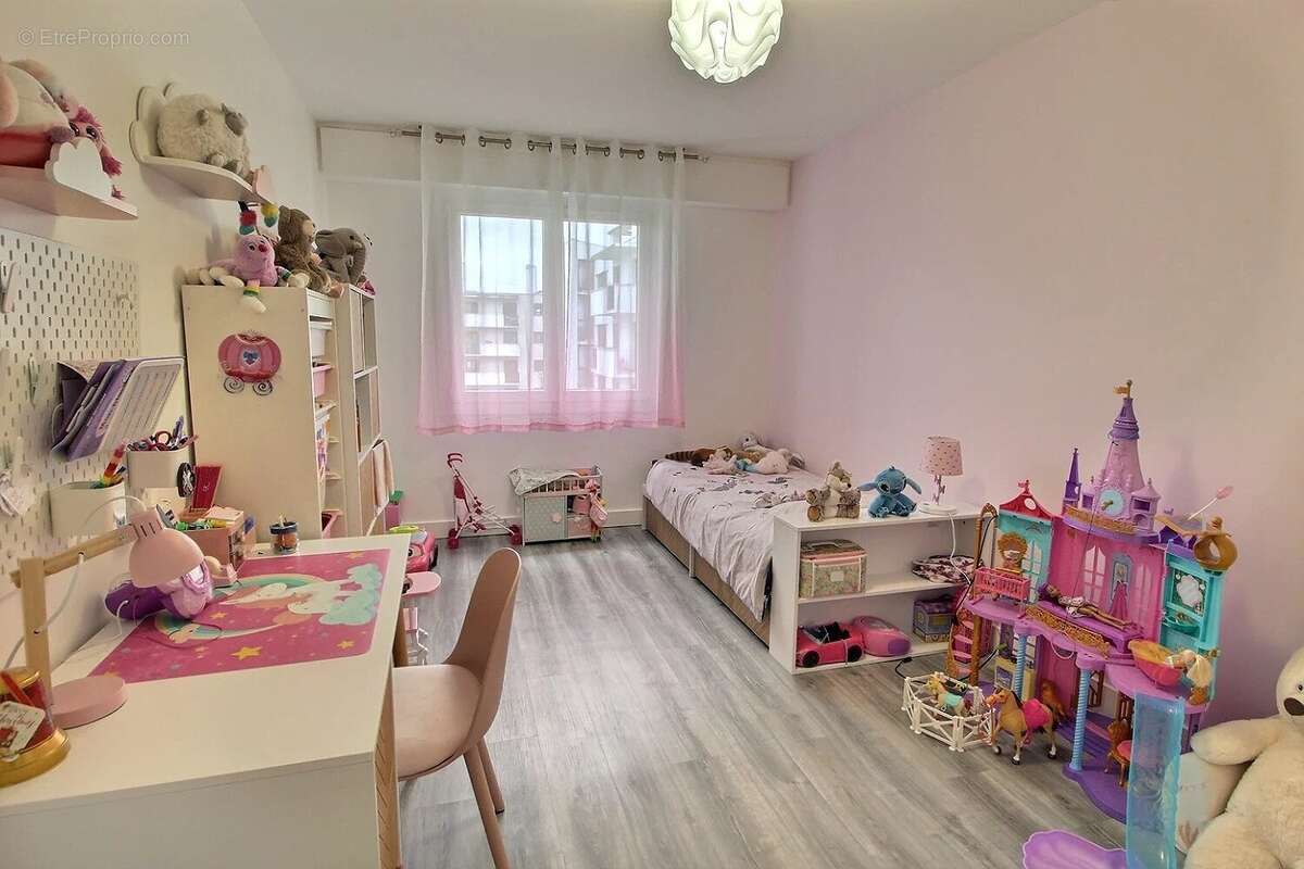 Appartement à SAINT-MAUR-DES-FOSSES