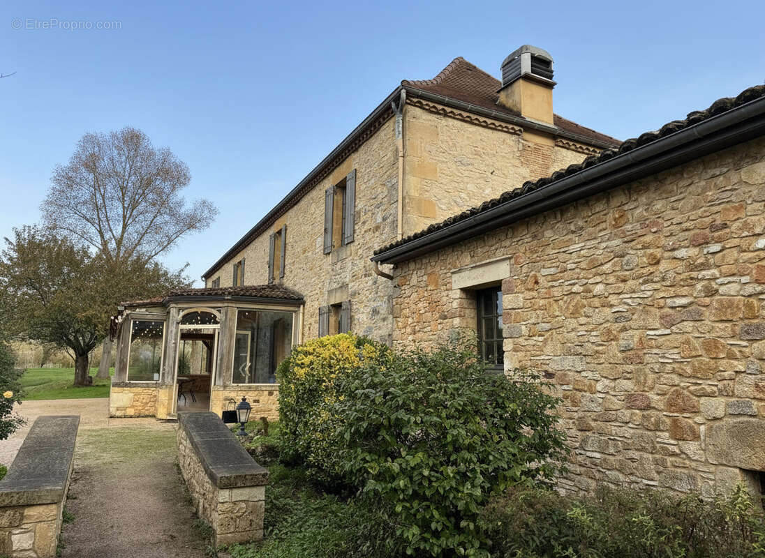 877 - Maison à ALLAS-LES-MINES