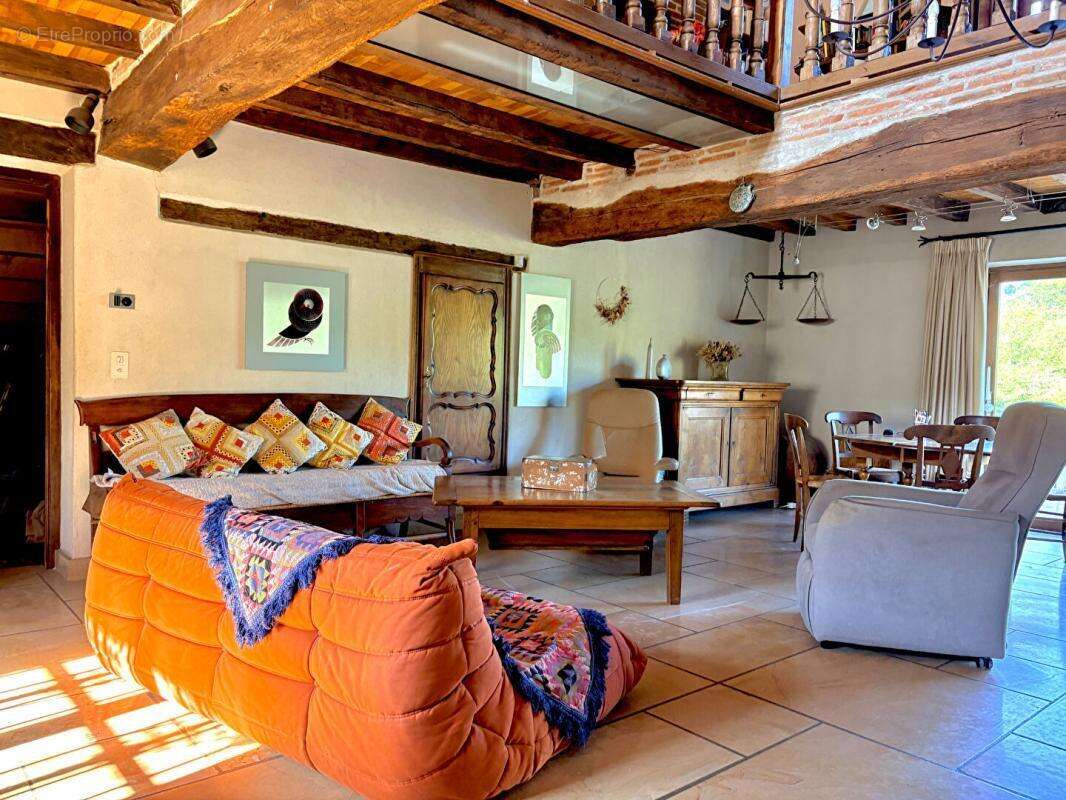 EXCLUSIVITE : Très belle ferme rénovée à Saint Rémy (01) - photo 5