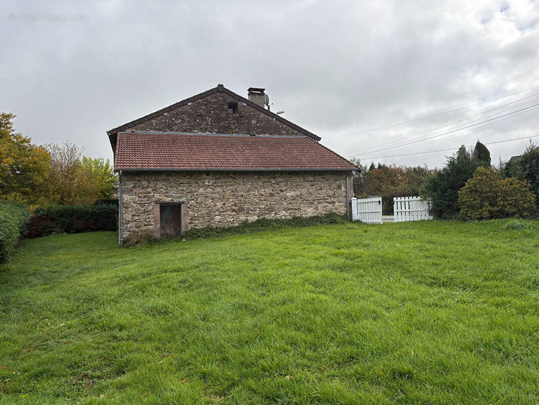 Maison à PEYRAT-LE-CHATEAU
